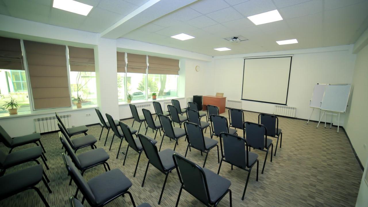 Astra Hotel Almaty Luaran gambar