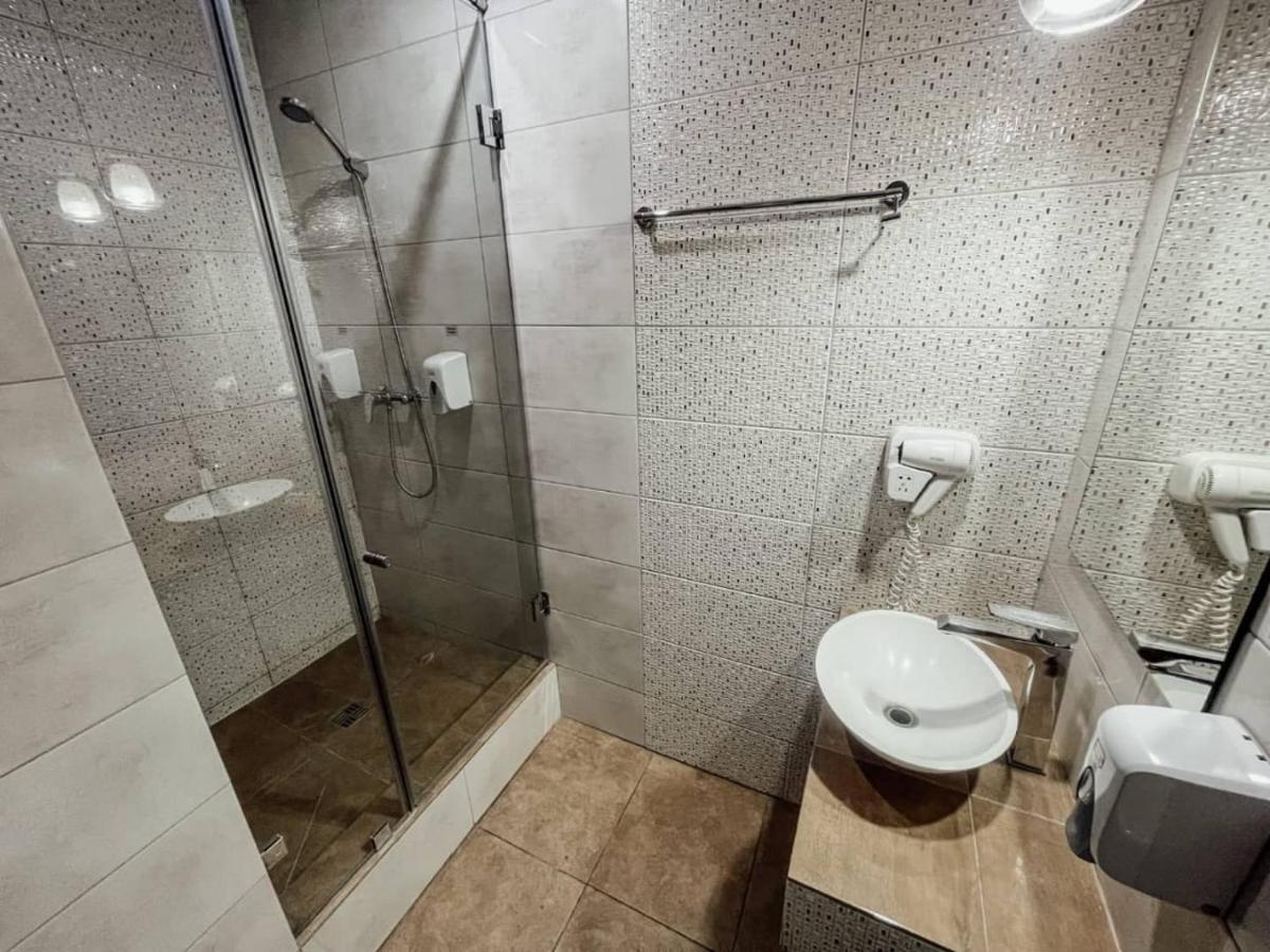 Astra Hotel Almaty Luaran gambar